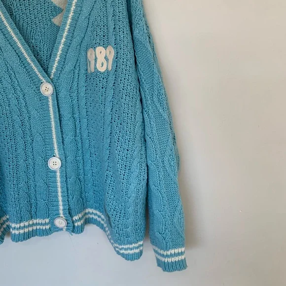 Taylor Swift 1989 Blue Cardigan with White Trim Size M/L Tayor - Picture 4 of 12